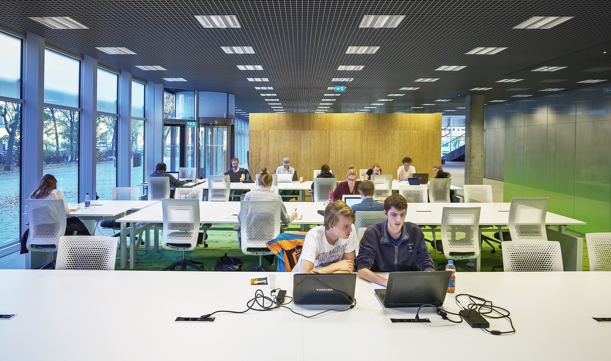 绿意盎然的光影学府 · 荷兰乌得勒支大学 Victor J· Koningsberger 教育中心-19