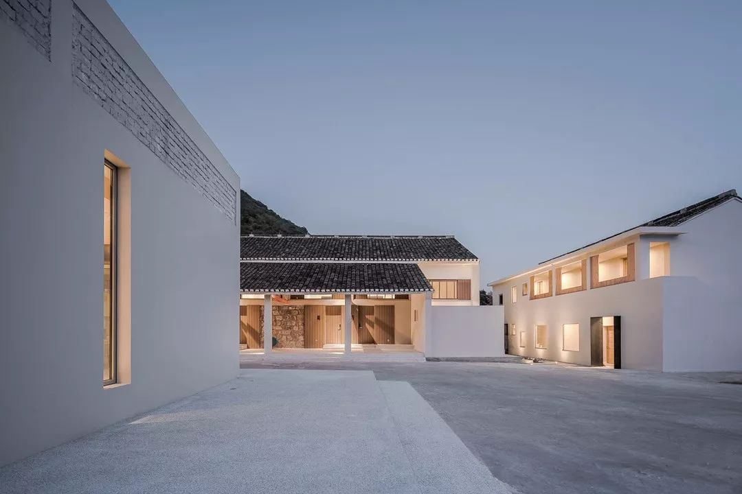 8个经典老建筑改造:老厂房、祖宅、乡村小学、空心村...
-50