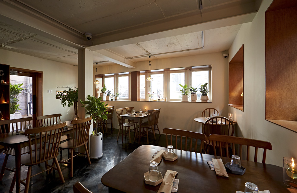 韩式美食空间 | 16 坪木质自然风室内设计-10