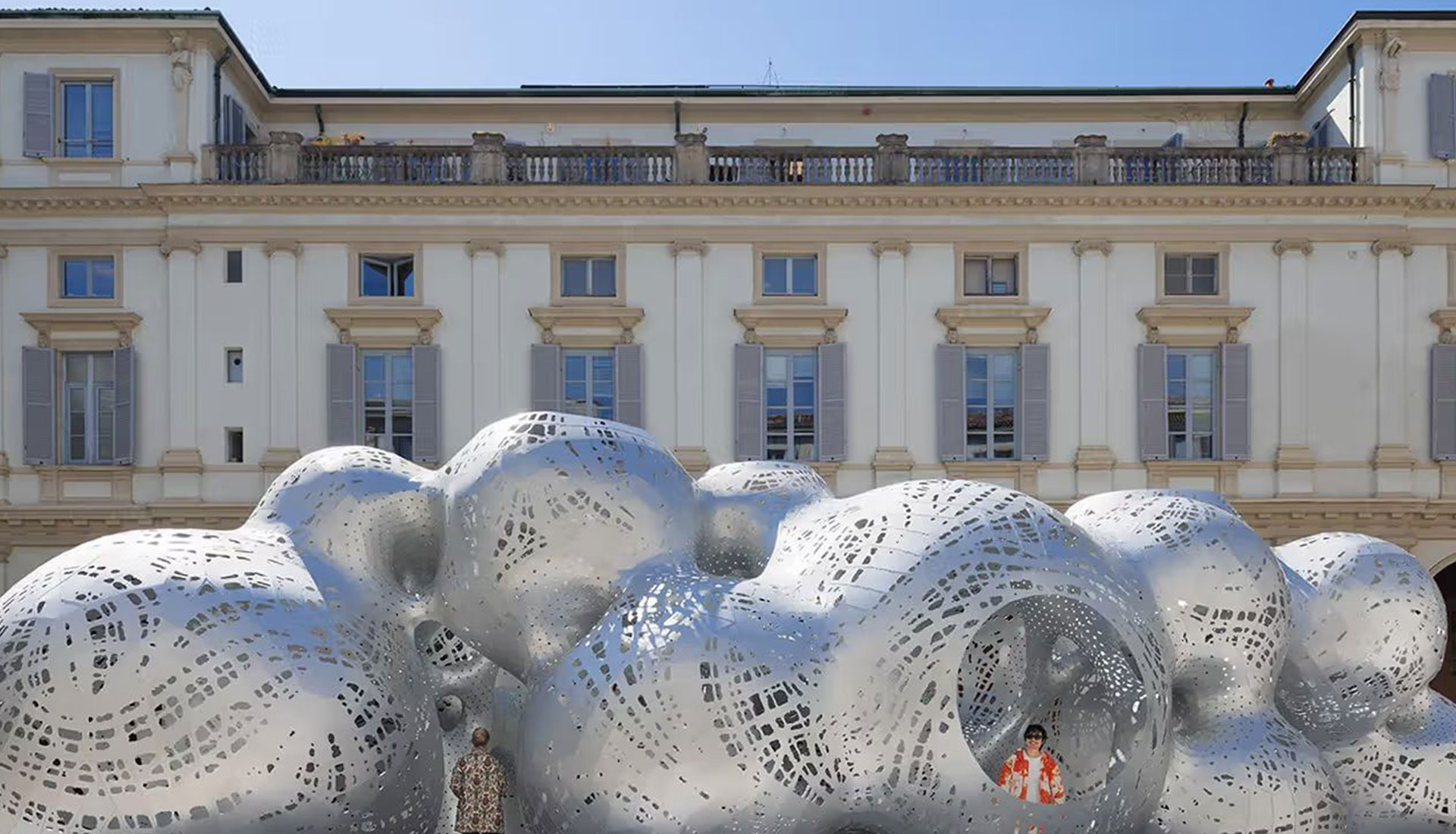 Марк Форнс: архитектура как паззл в инсталляции Louis Vuitton-0