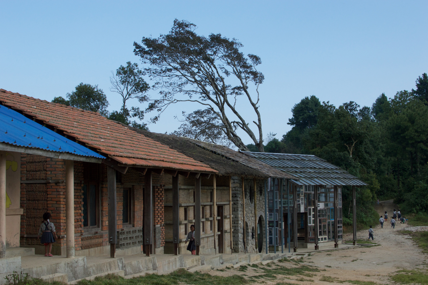 尼泊尔 Dhoksan 小学扩建工程丨supertecture gUG-6