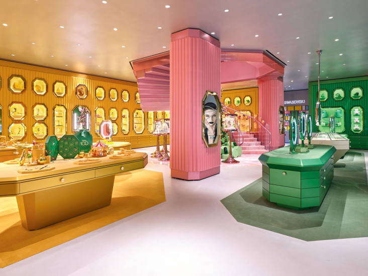 Красочный роллердром в стиле диско в Бруклине-11