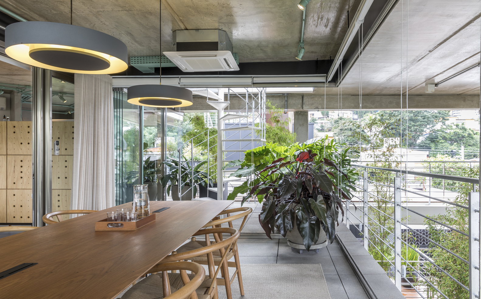 巴西 Rizoma 品牌办公室的“都市丛林”设计-20