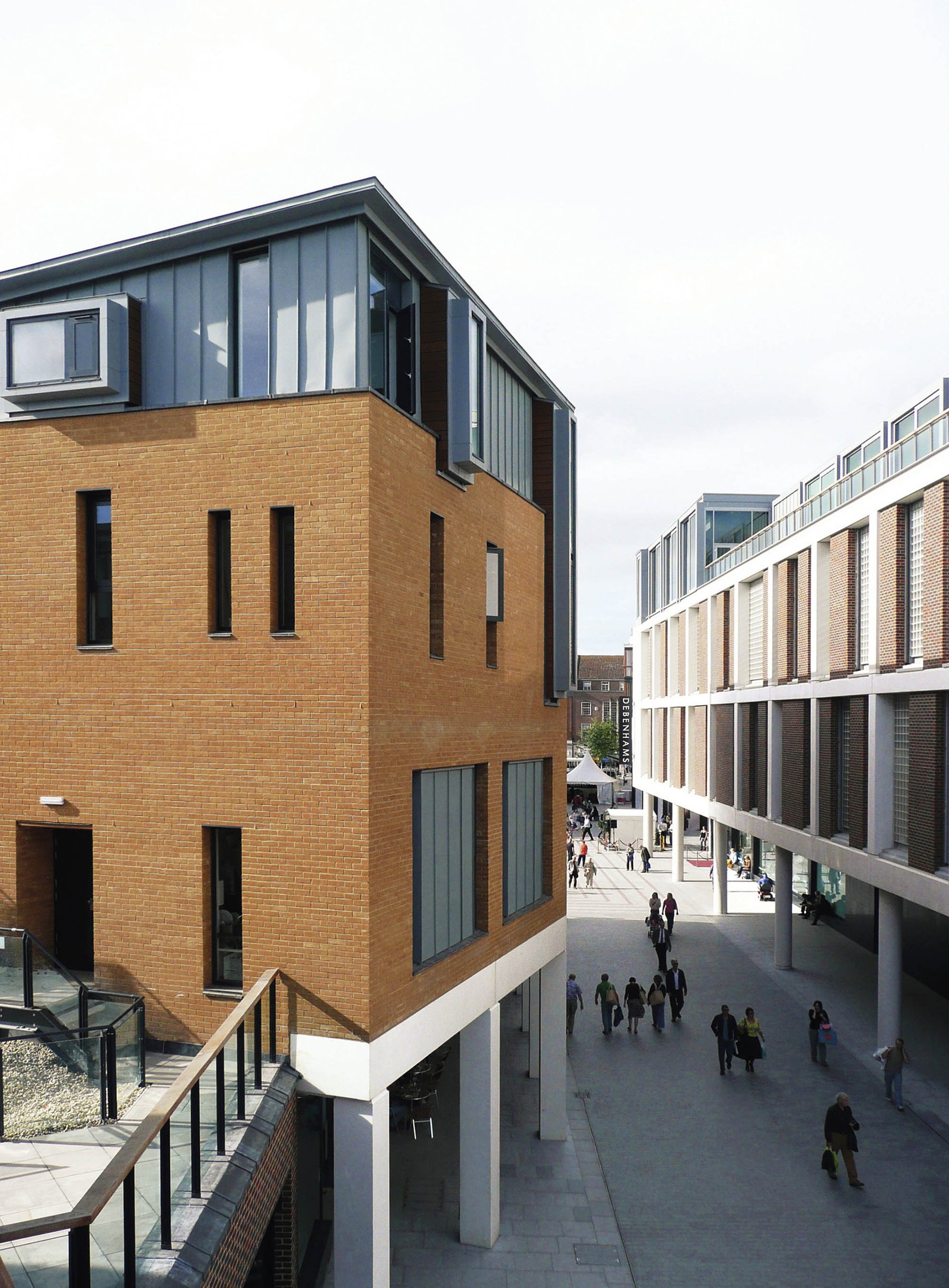 海伊公主购物中心（注：Princesshay是英国埃克塞特的一个购物中心名，若此并非你所指的场景，你可补充更多信息） 丨英国埃克塞特-38