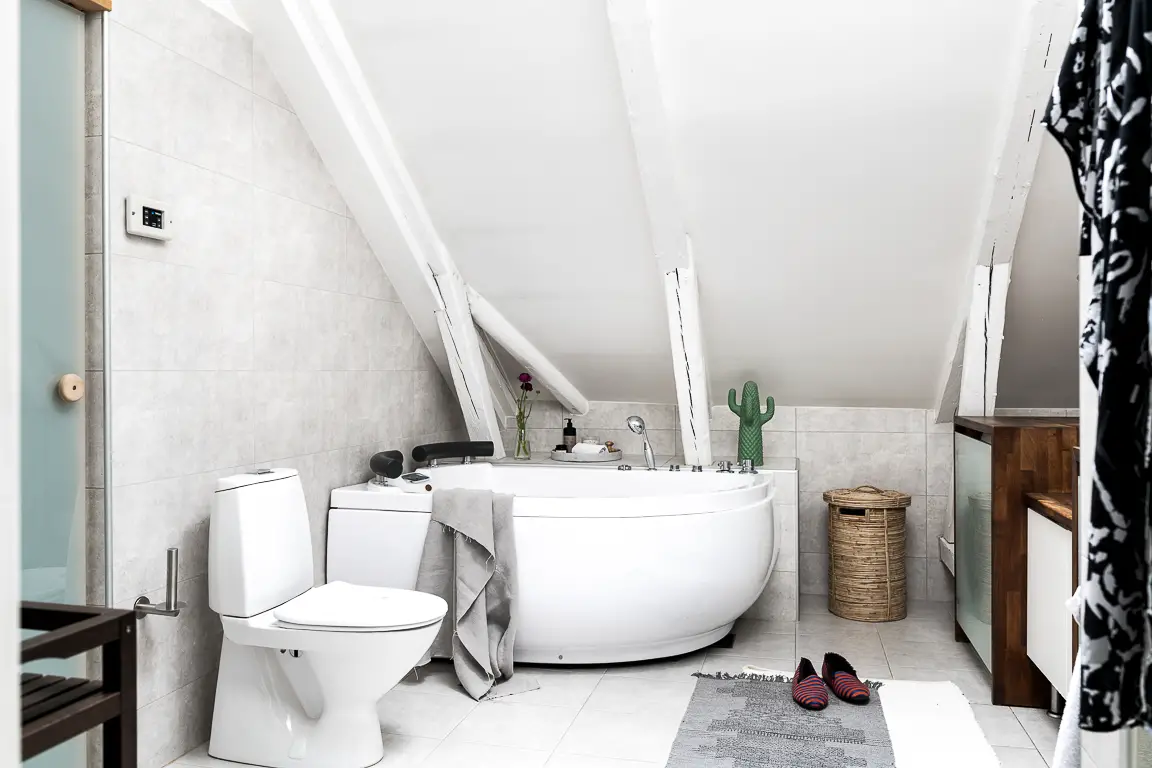 瑞典独特公寓，玻璃 mezzanine 引领设计新潮流-19