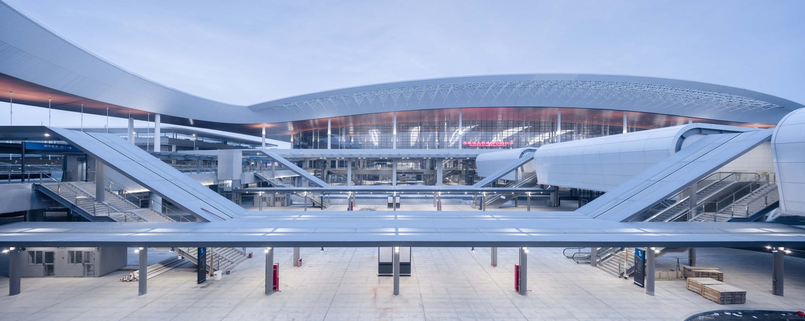 珠海人工岛港 | 创新绿色通关，智能交通典范-23