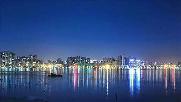 三亚酒店设计 | 阳光、水影与优雅的完美融合-11