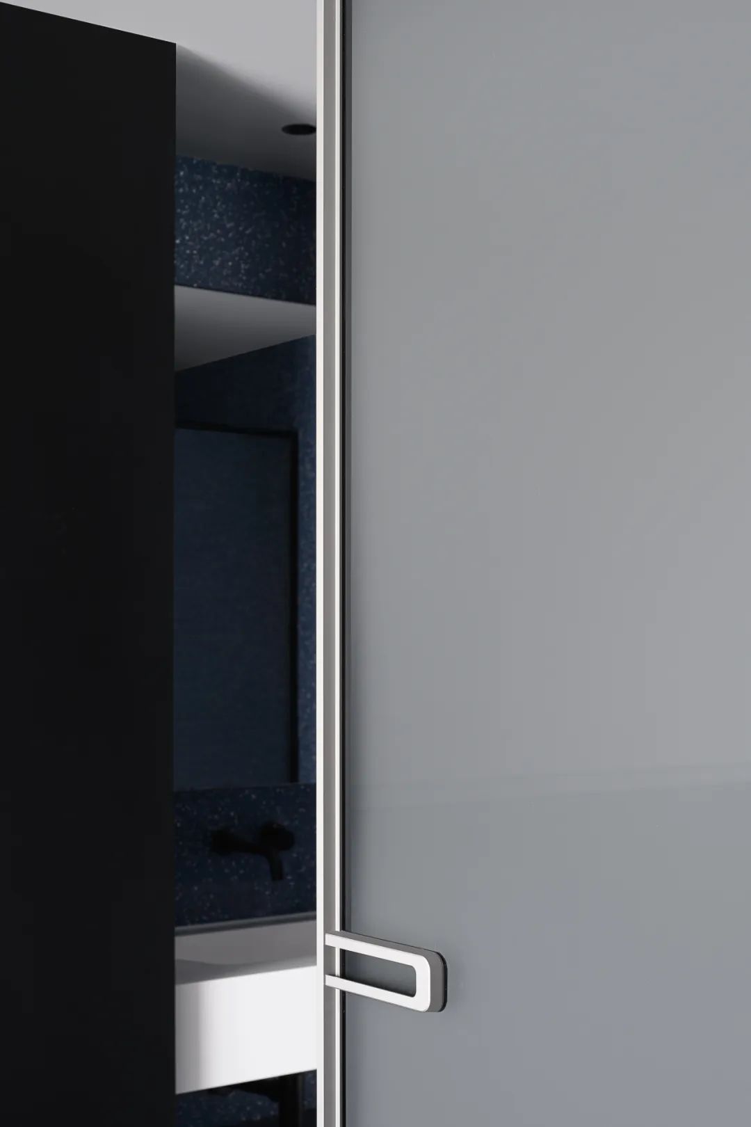 梦幻岛台 · 克莱因蓝的现代家居艺术丨中国江苏-59