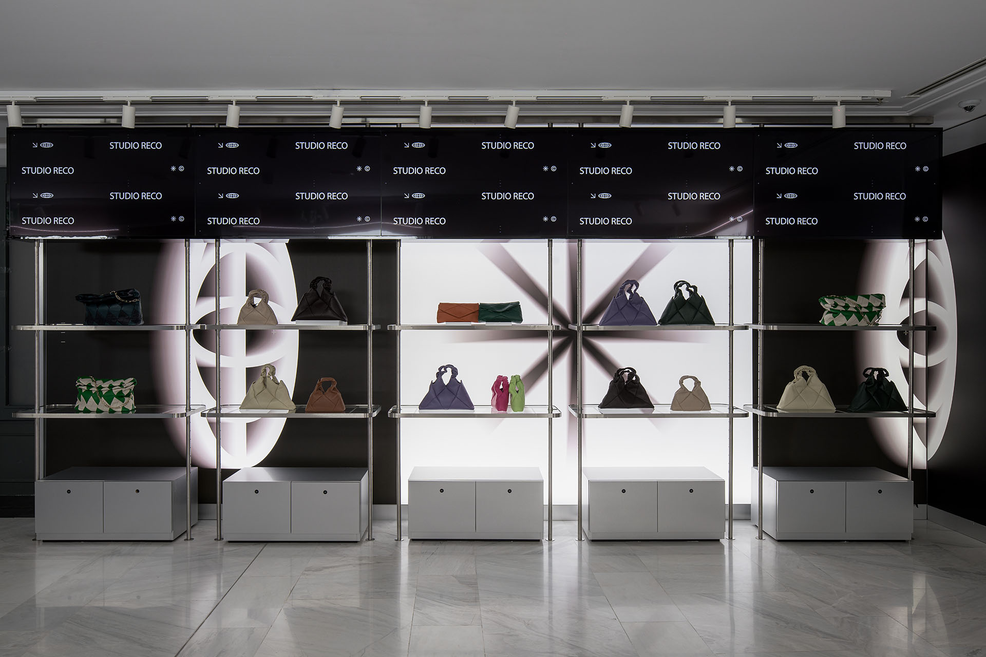 WOW 在线购物体验店丨西班牙马德里丨External Reference-25