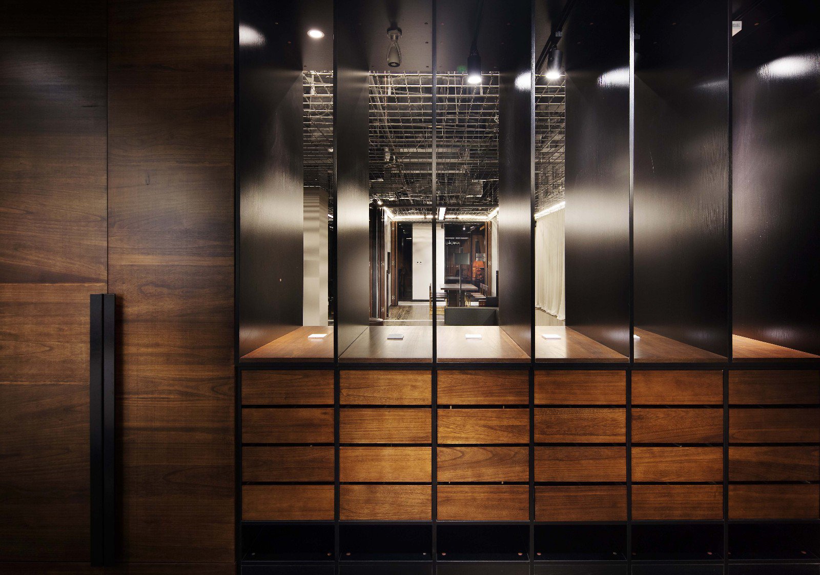 《海上钢琴师》启示下的冷色轻工业风空间设计-8