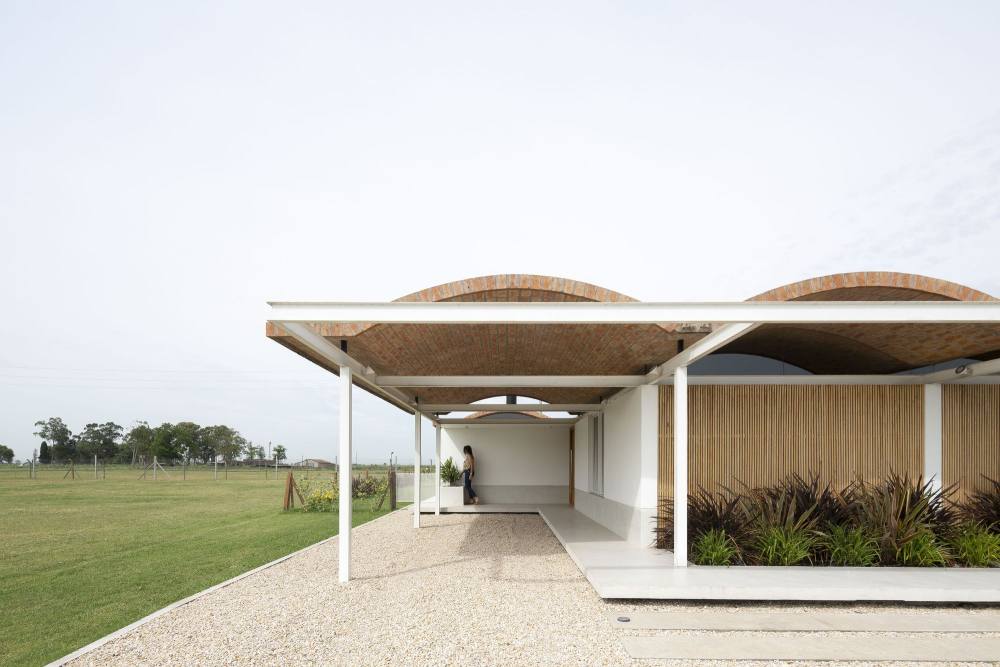 阿根廷Monopoli 住宅，金属框架+瓷屋顶(2021)(Fabrizio Pugliese)设计-18