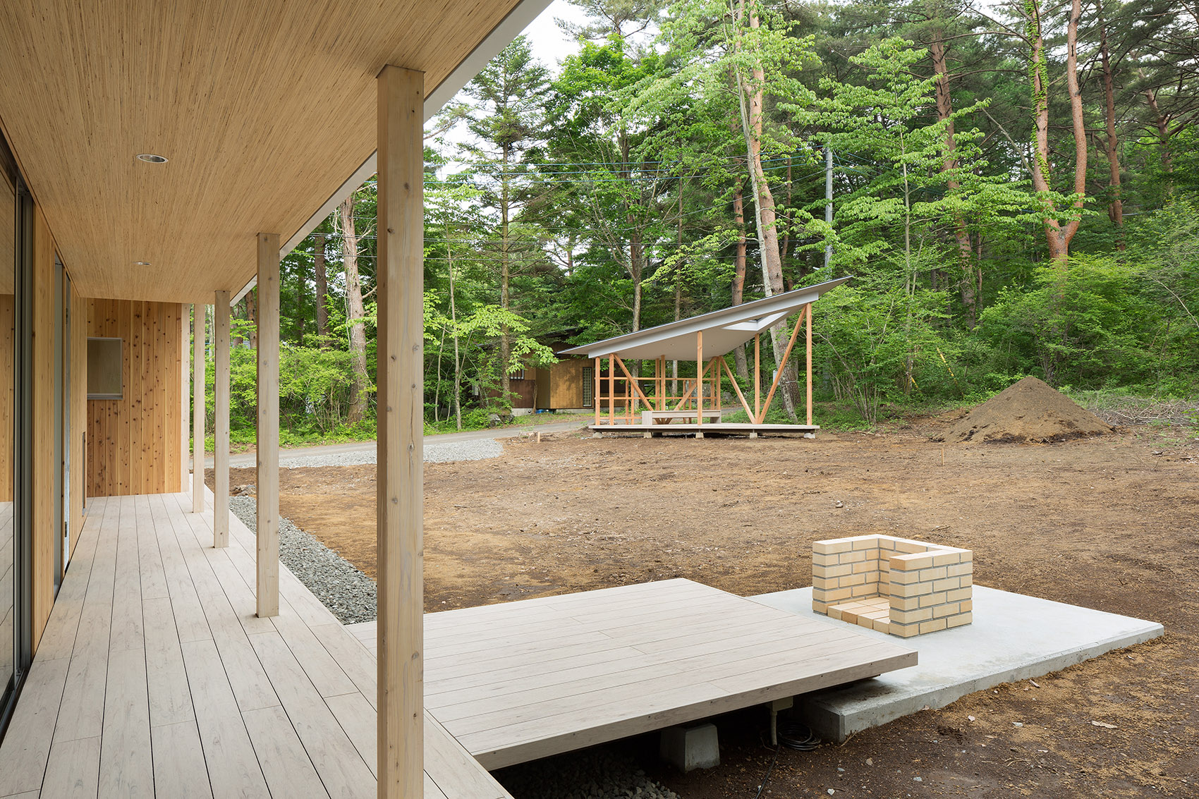 富士山上的折顶屋,日本 / Hiroki Tominaga – Atelier-34