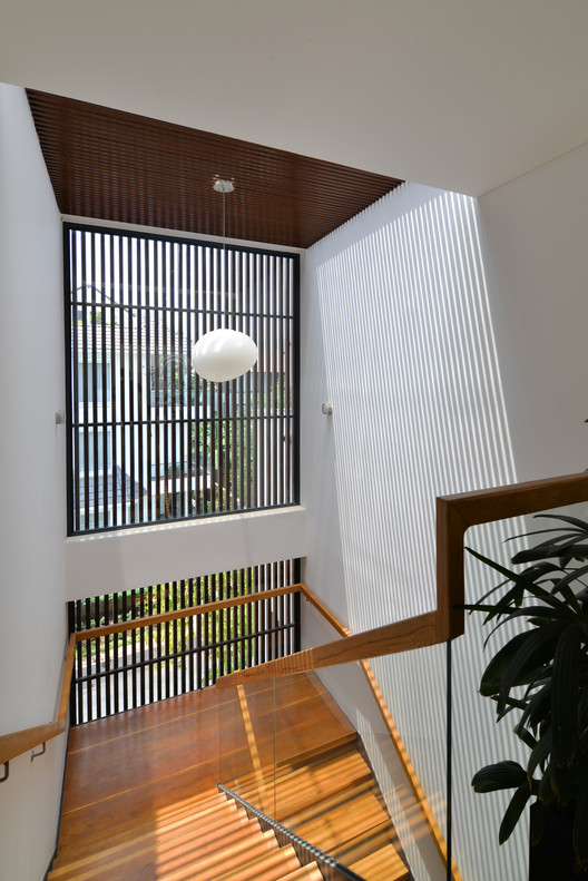 越南封闭式自然住宅-8