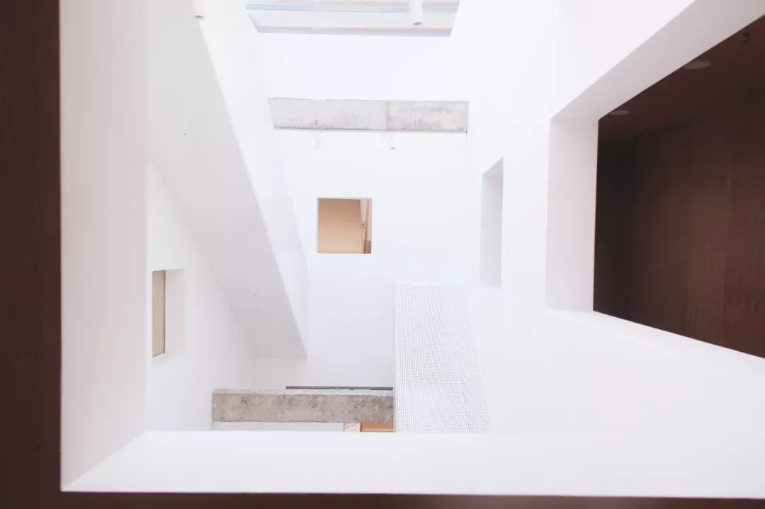 闺蜜俩花了1000万，在漓江边造了栋「积木房子」：这才是当妈的最高境界-56