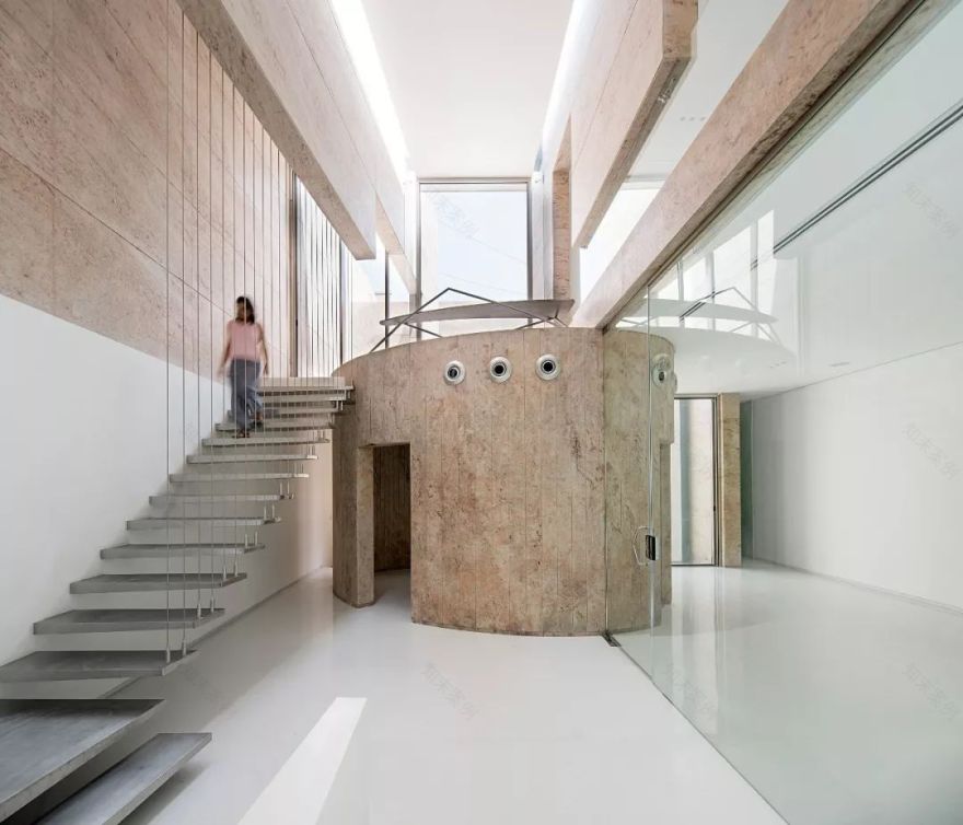 印度感性遇见西方想象的 Charged Voids 设计公司-4