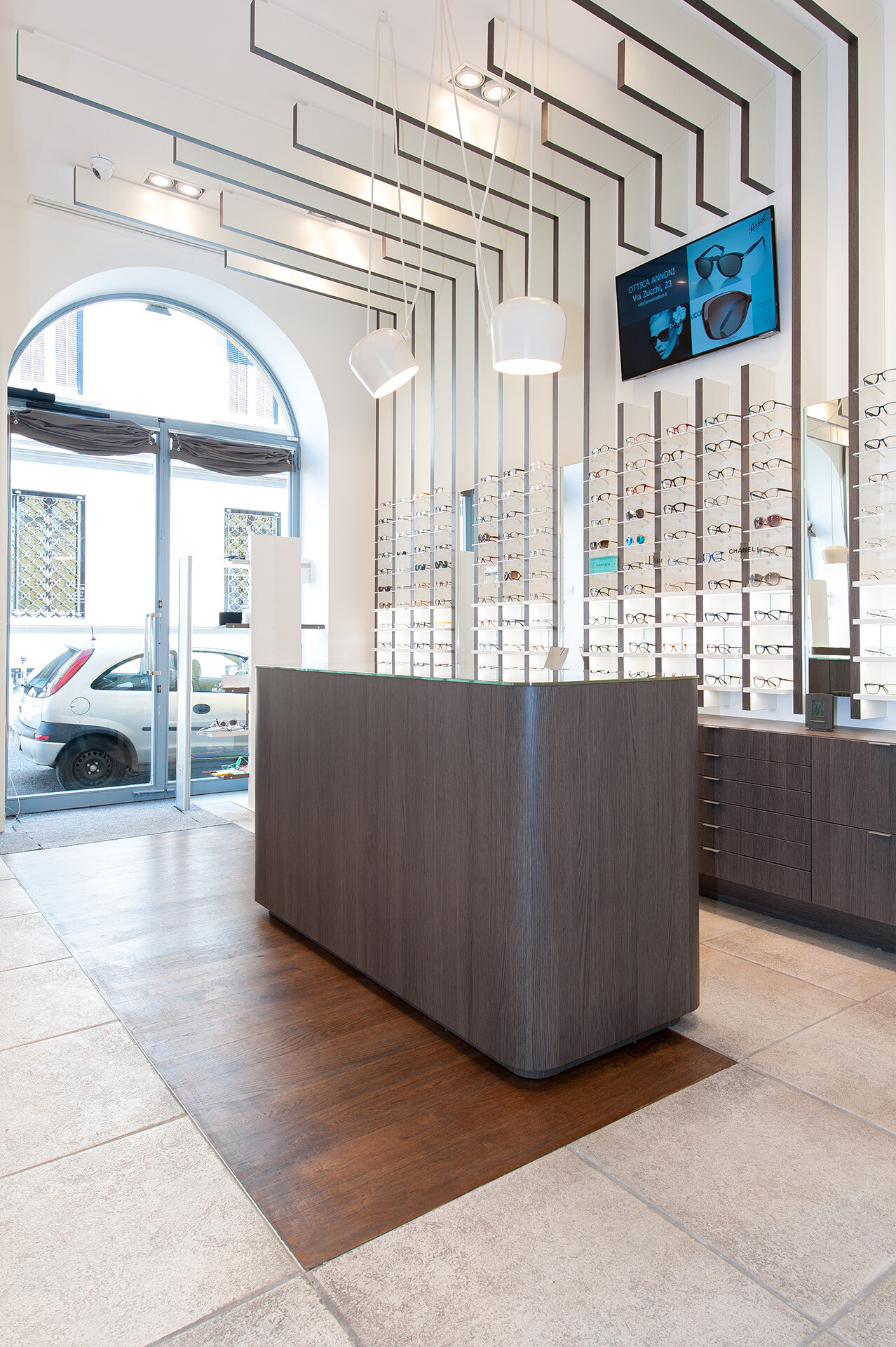 百年眼镜店的现代变身-13