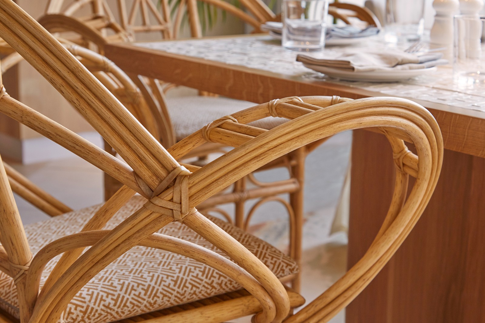 加拿大·KŌST酒店顶层主题餐厅设计 Studio Munge-10