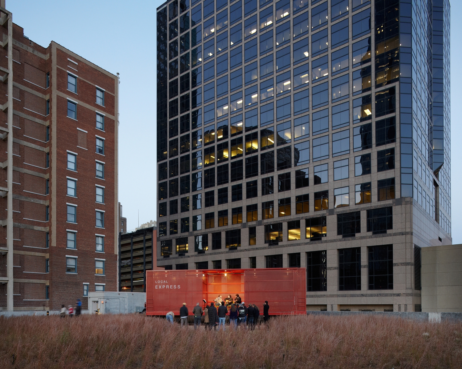 美国 Prairie Logic 避难所 | 嵌入草原的铝板“棚车”-22