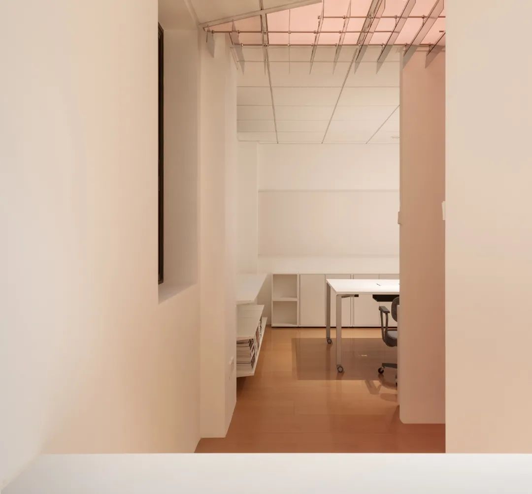 上海米凹工作室 | 隐秘而充满活力的办公空间-14