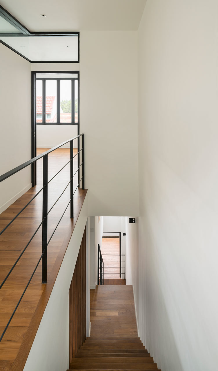 新加坡破旧框架屋变身为现代绿意住宅-26