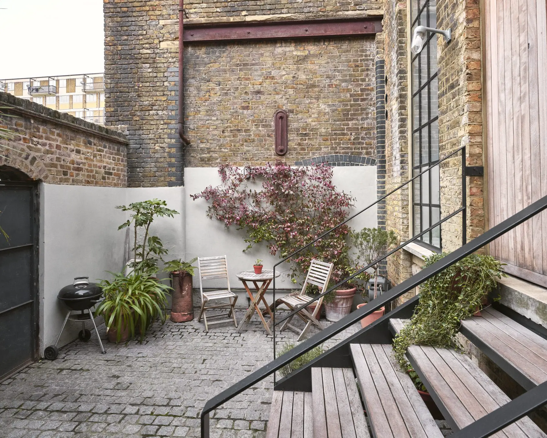 伦敦白教堂设计住宅 | 旧酒厂改造的现代简约之家-12