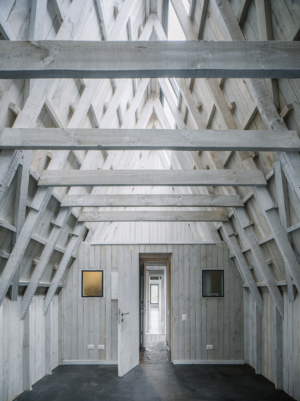 公园管理员 Aladino 的家丨智利丨Iván Bravo Architects-28