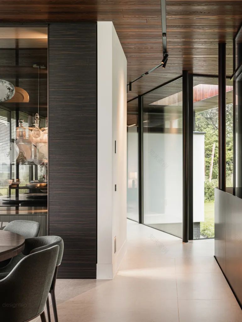 现代极简河畔别墅丨GrantJohnson-7