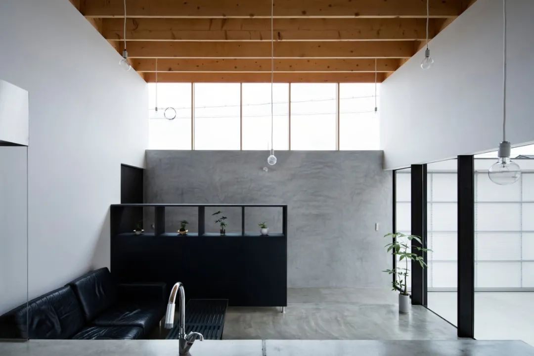 车库露台 · 独特半户外设计丨勾勾手设计网-25