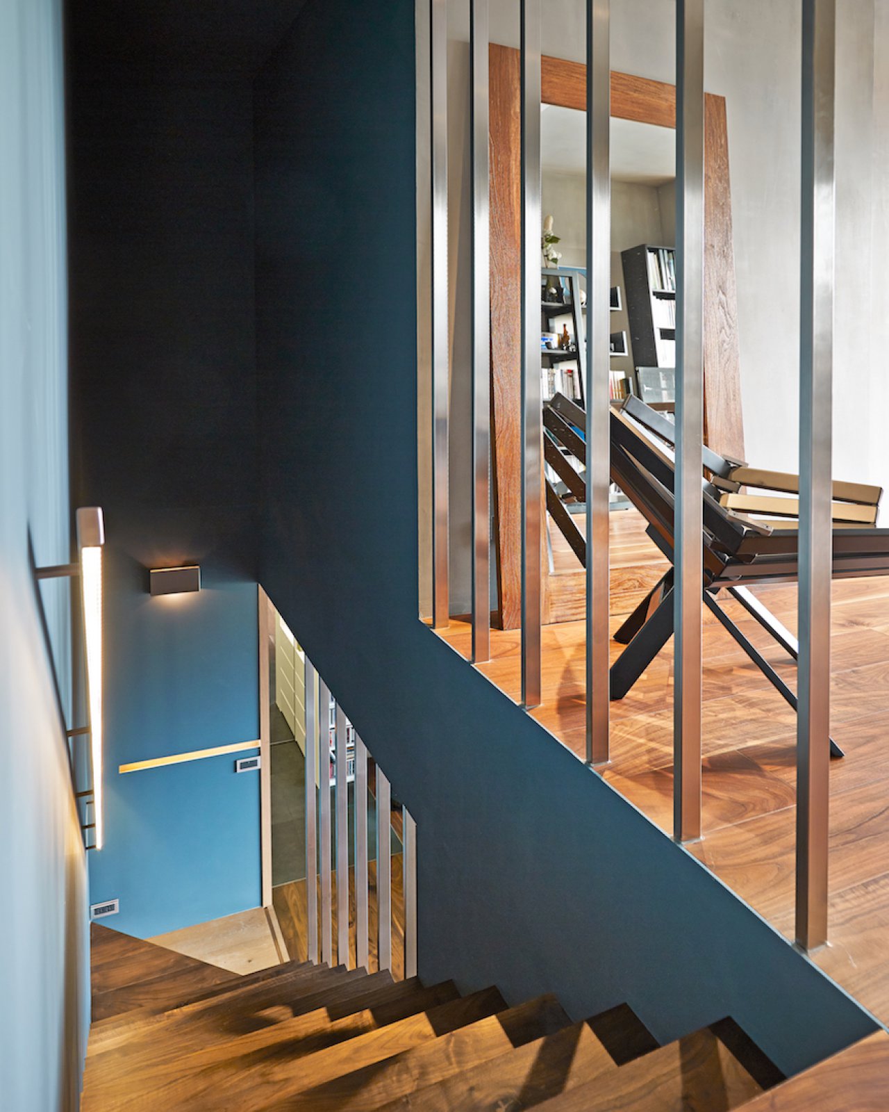 灰阶上下Flight of Grey-15