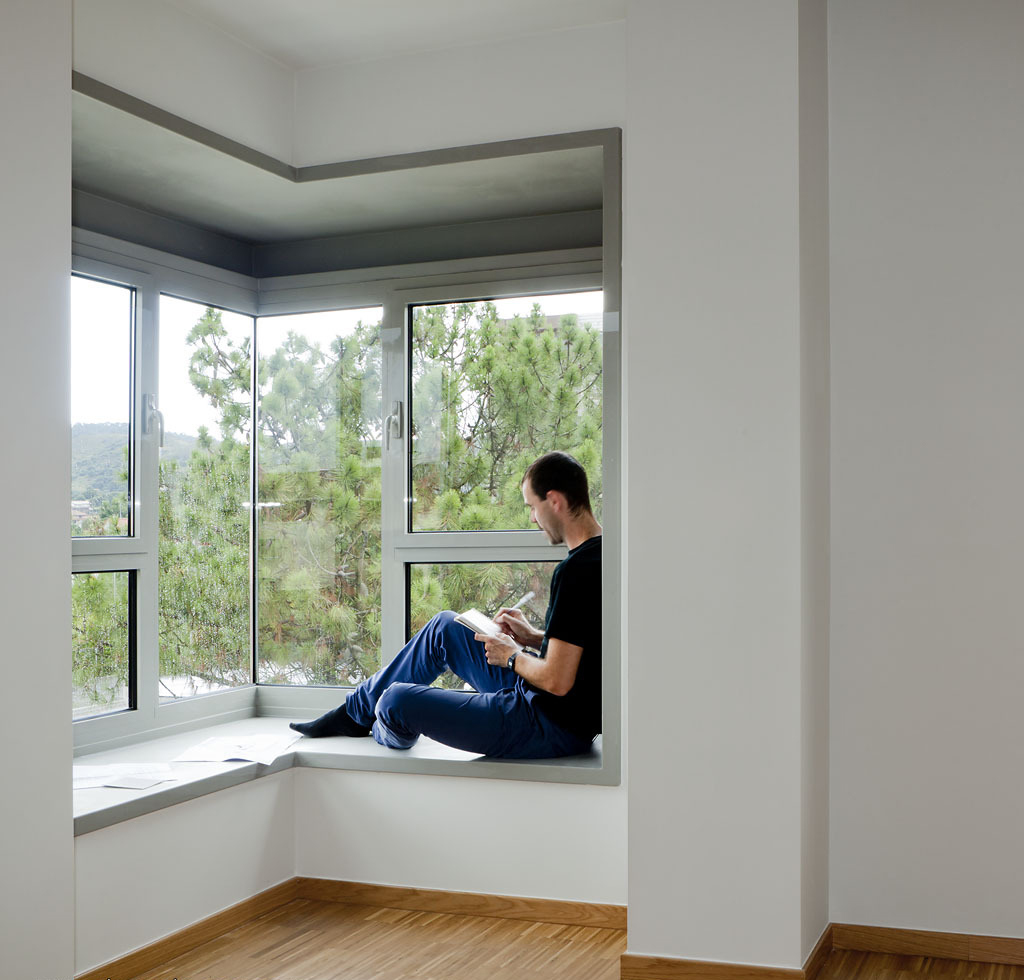 西班牙 Fadura 住宅——城市与自然的和谐交融-24