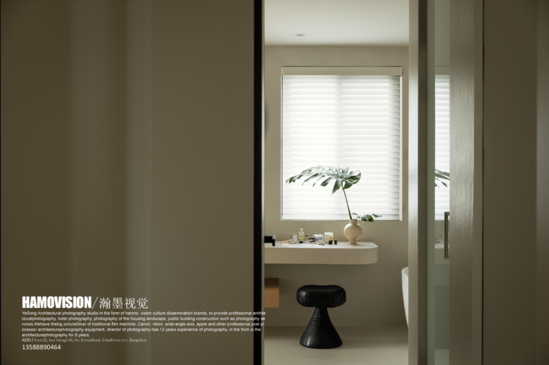 奶油色空间中的极简艺术丨中国上海丨年·演播室-69