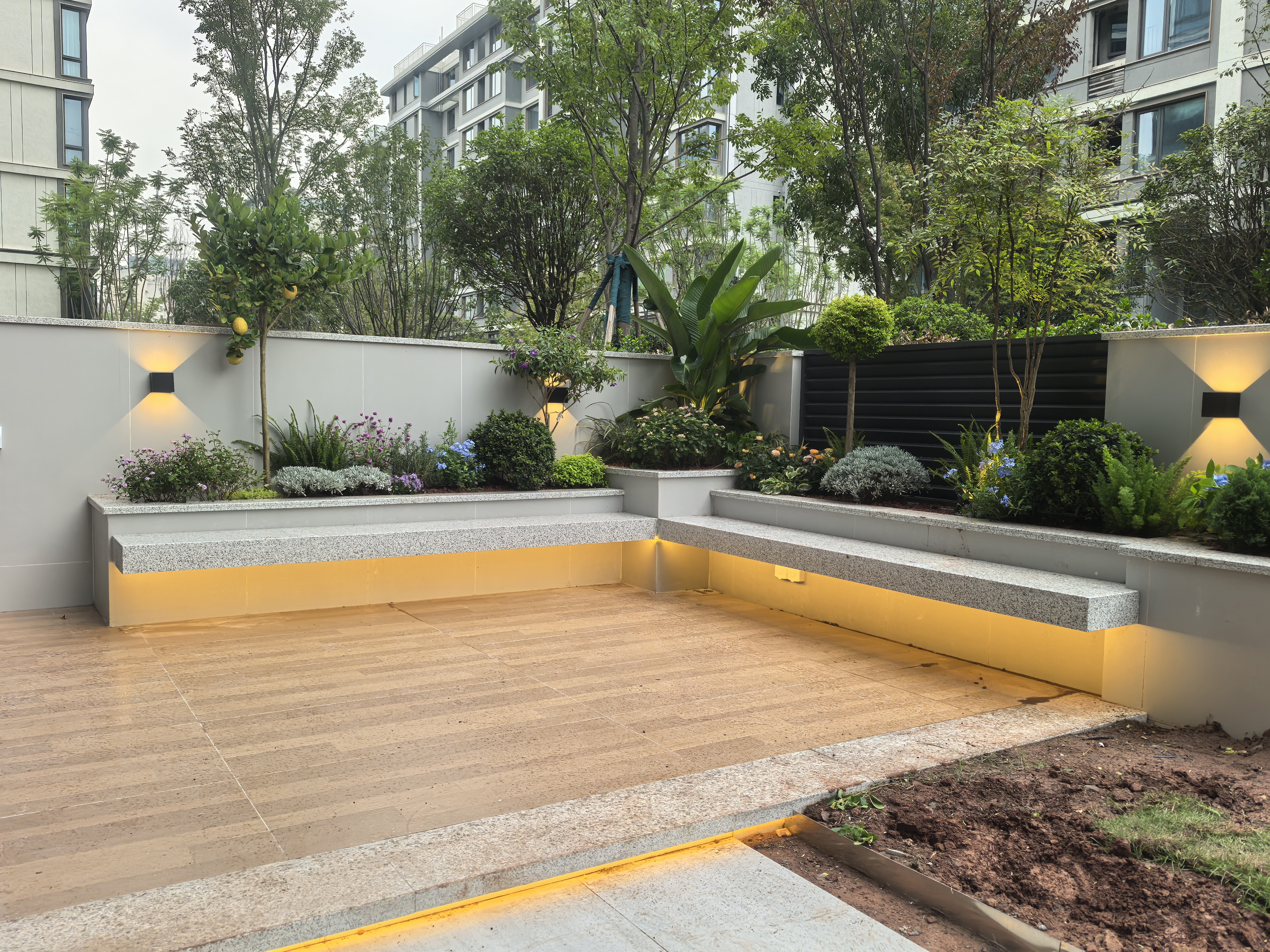 65㎡极简风庭院花园落地效果-14