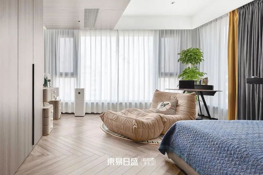 90后夫妻220㎡现代简约的家,三室变四室,被主卧圈粉了!-2