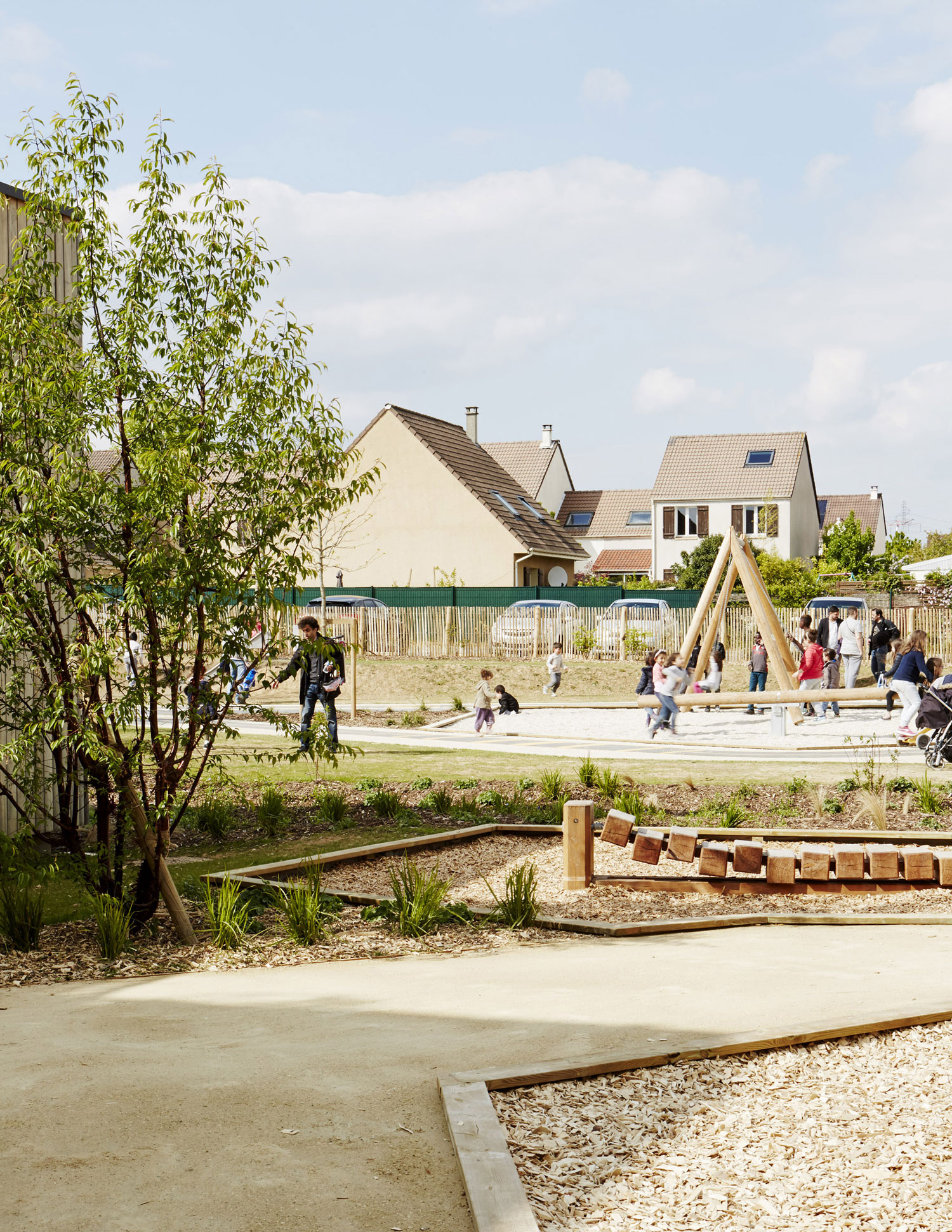 法国 Courdimanche 公园游乐场 | 绿意盎然的城市空间-16