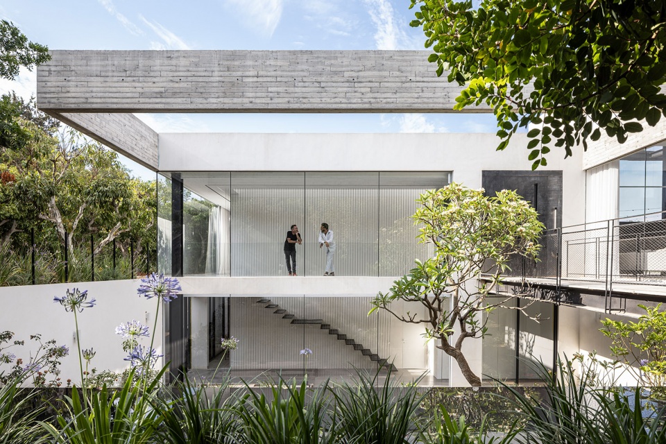 牛油果种植园中的现代家庭城堡·Z3 住宅丨Raz Melamed Architecture-13