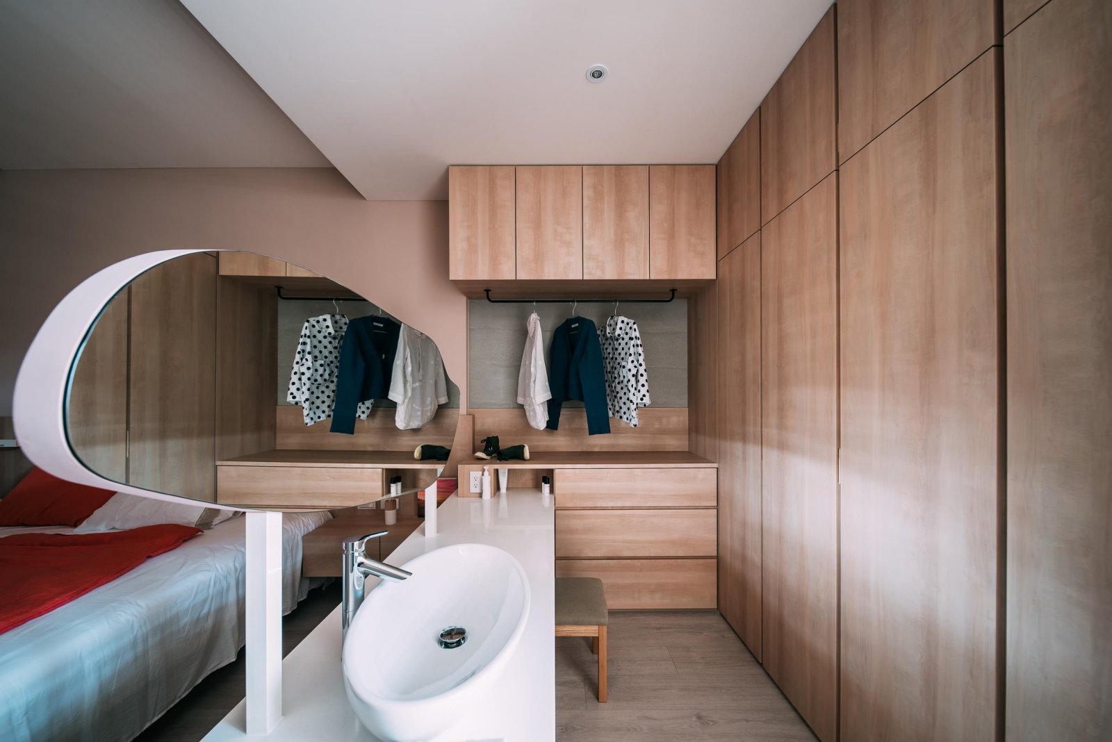 绿意盎然的家 | DIY 植物、纸飞机天花板、中岛厨房-29