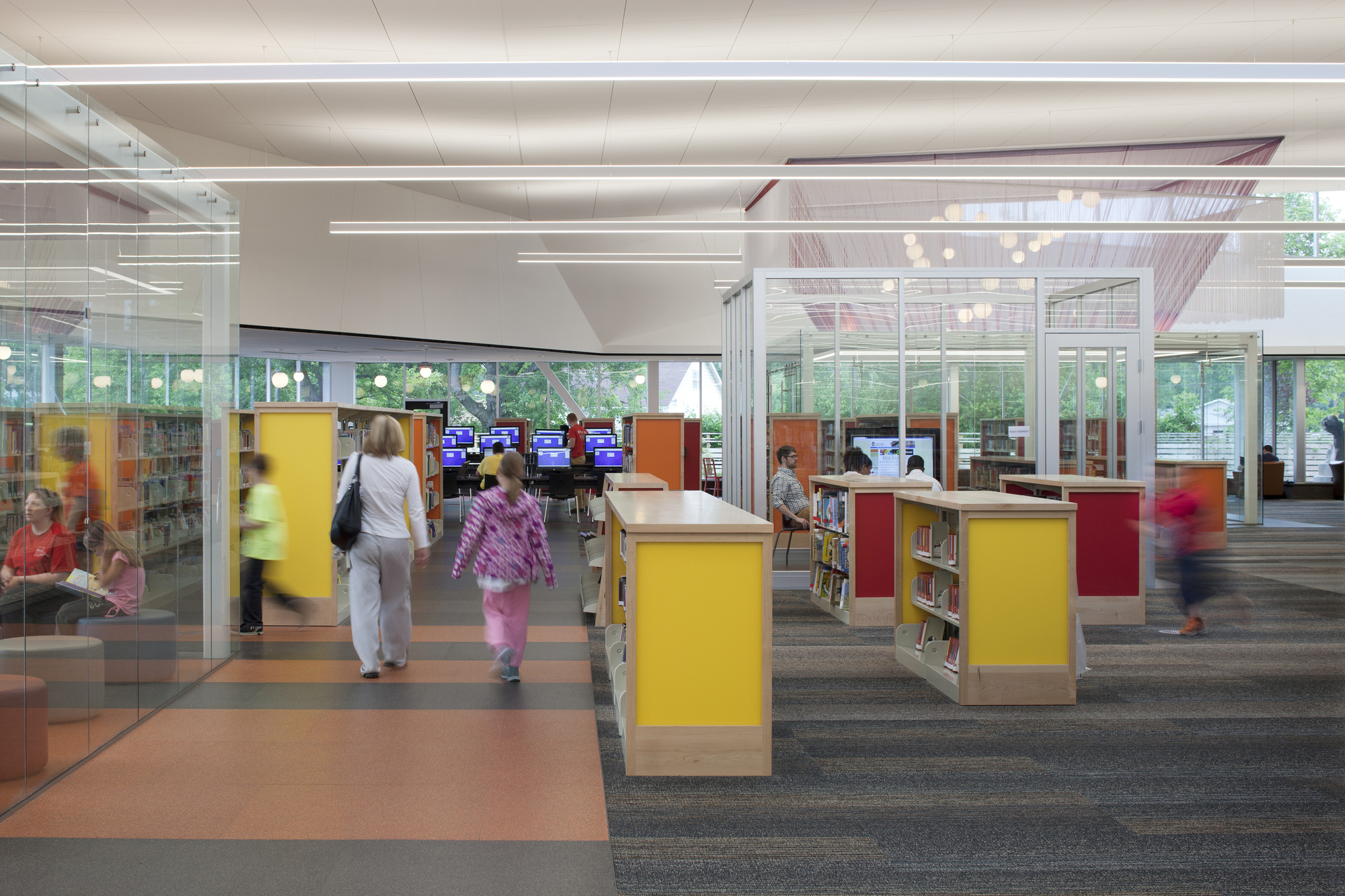 Louisville Free Public Library Southwest / JRA Architects + MSR-18