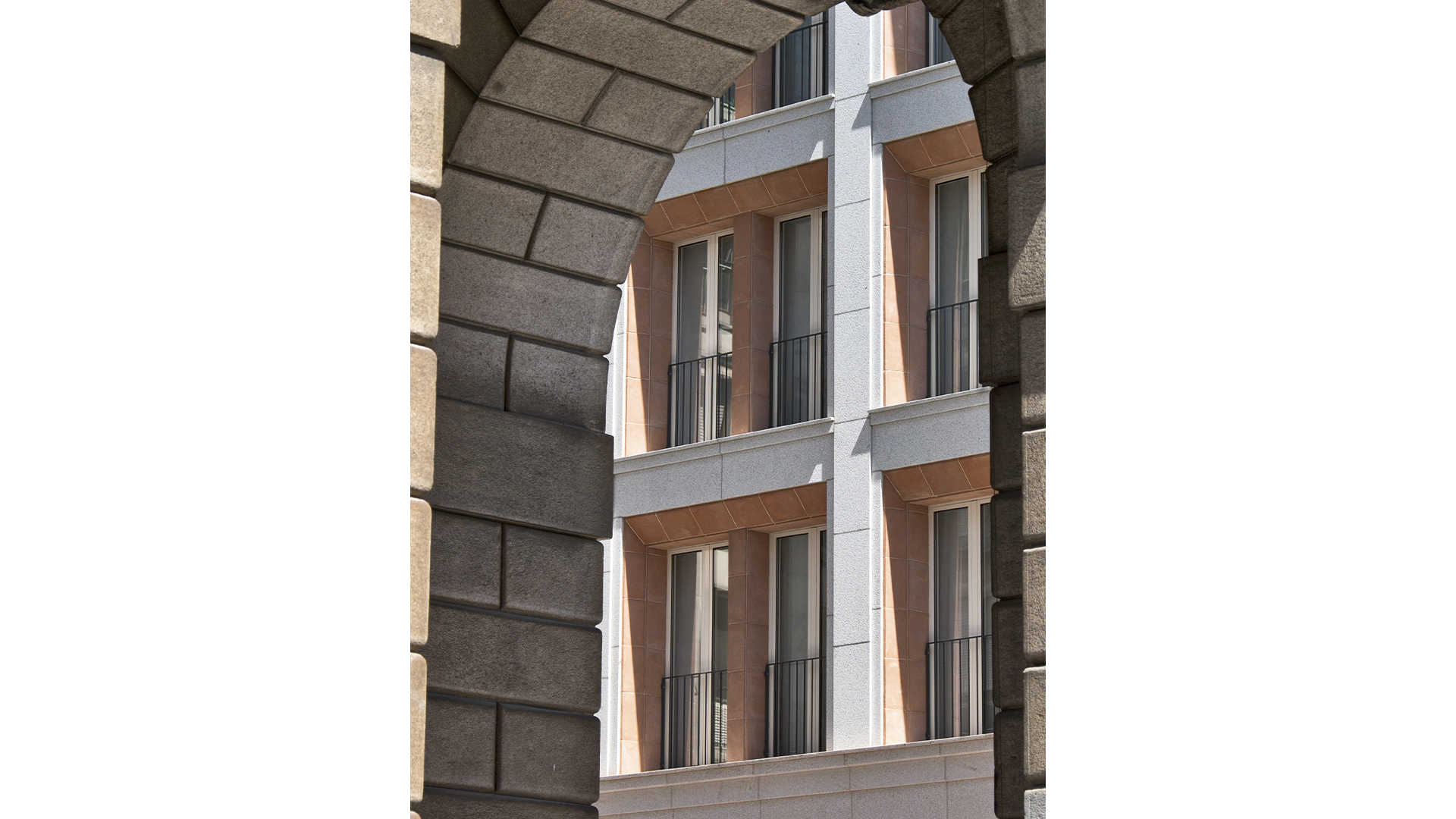 斯塔霍特尔斯罗莎格兰德联合酒店（注：这里将Arassociati按一般联合、关联含义处理，Starhotels推测为酒店品牌名，Rosa Grand可理解为酒店具体名称部分，实际可能需结合更多背景确定更精准译法） 丨意大利米兰-12