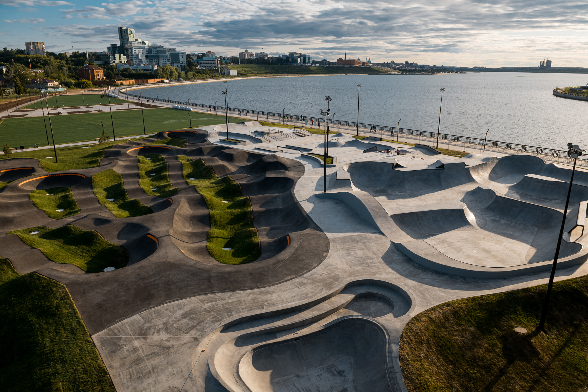 URAM E·极限公园-1