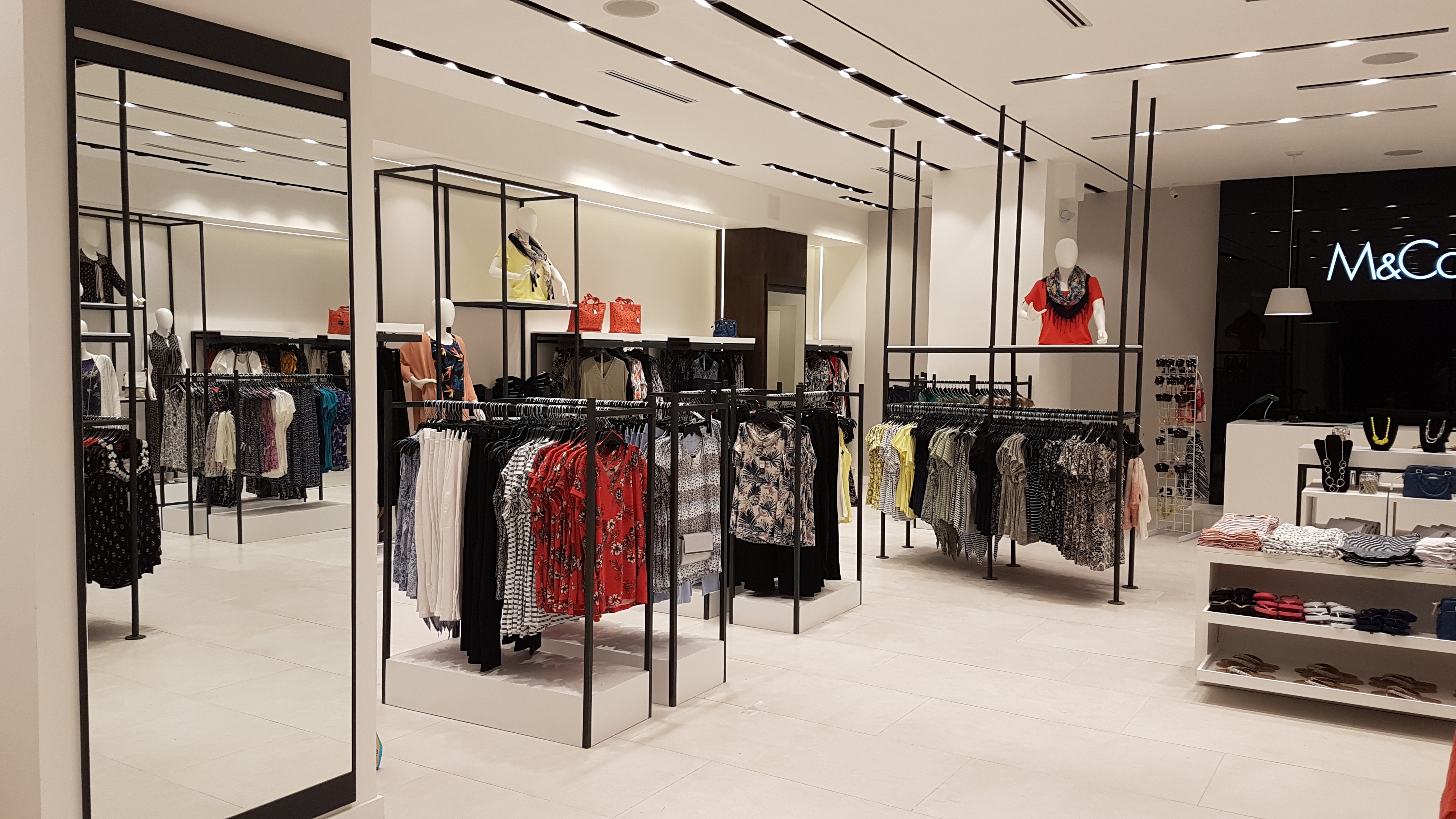 Guatemala M&Co 购物商场-9