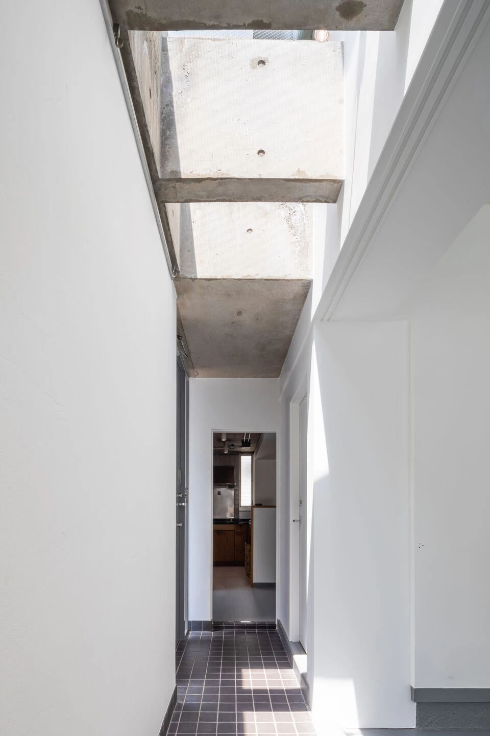 赋予老建筑新生命的“Runtrip”办公室丨日本东京丨van der Architects-15