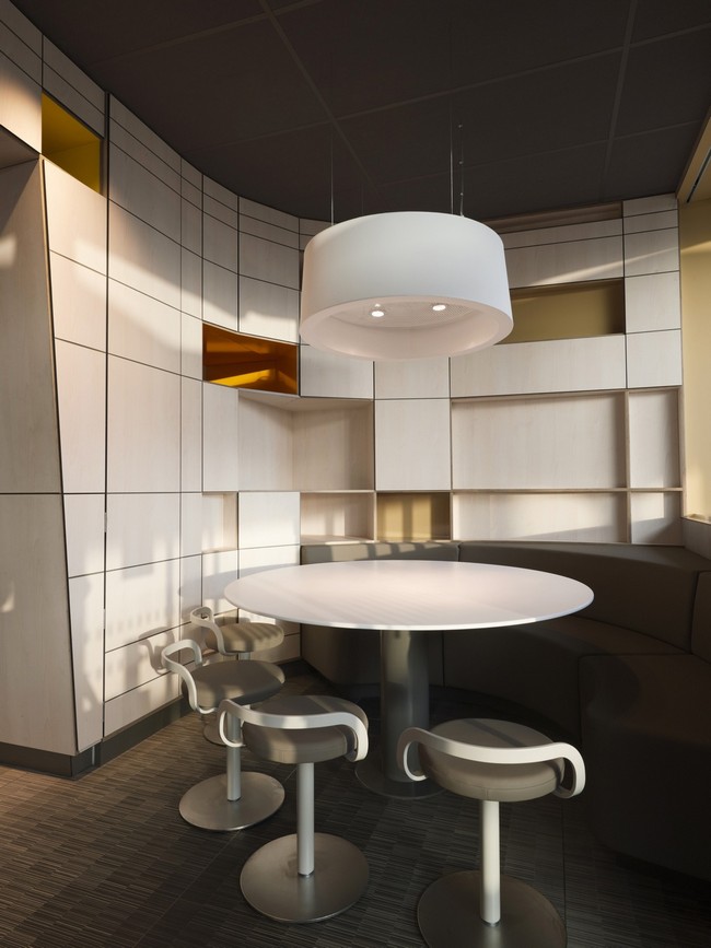 法国某麦当劳餐厅-20