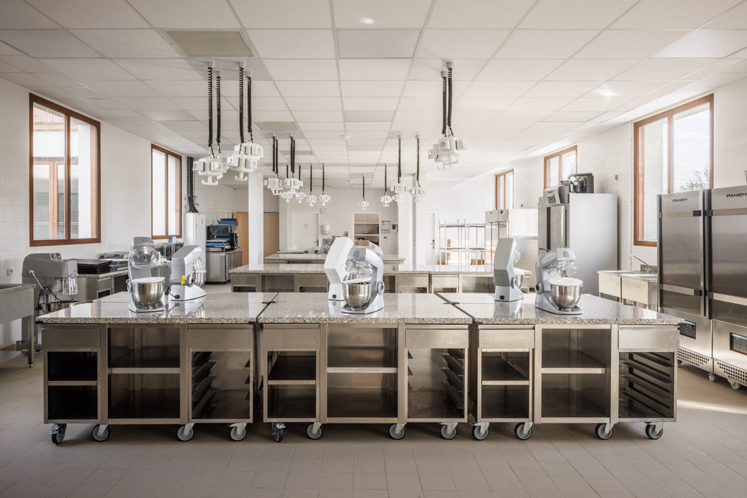 Training center, residence and workshops for apprentices | Atelier Téqui Architectes-38