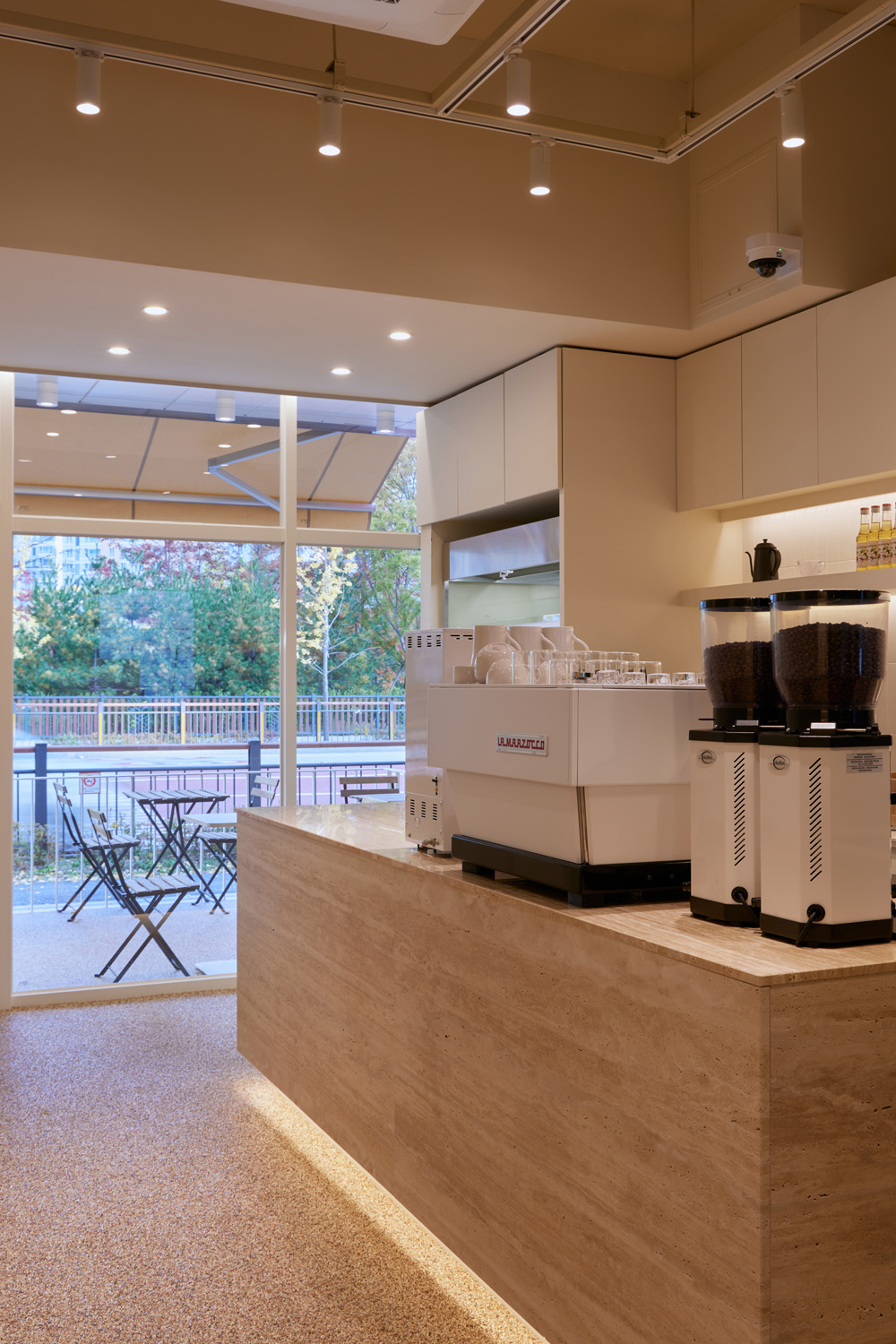 温馨舒适的 9 平米南阳주咖啡厅设计-13