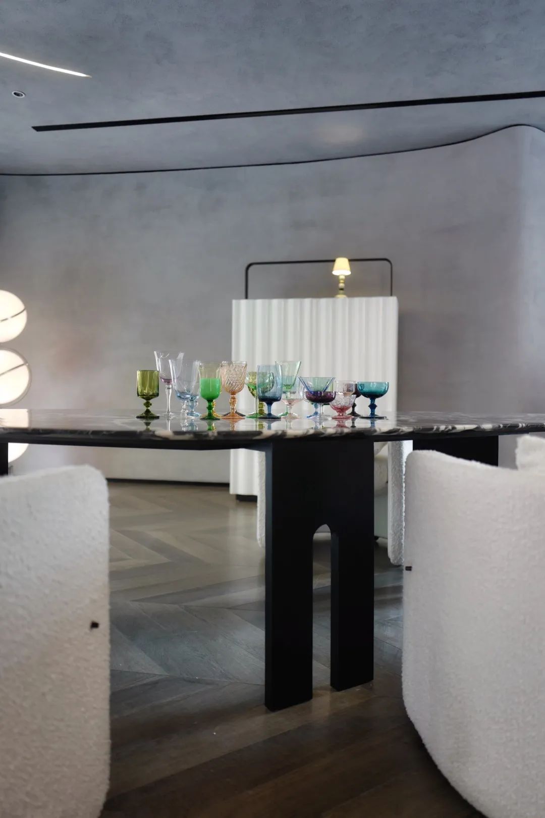 孟也打造“外 WHYGARDEN”家居品牌,呈现极光主题空间-13