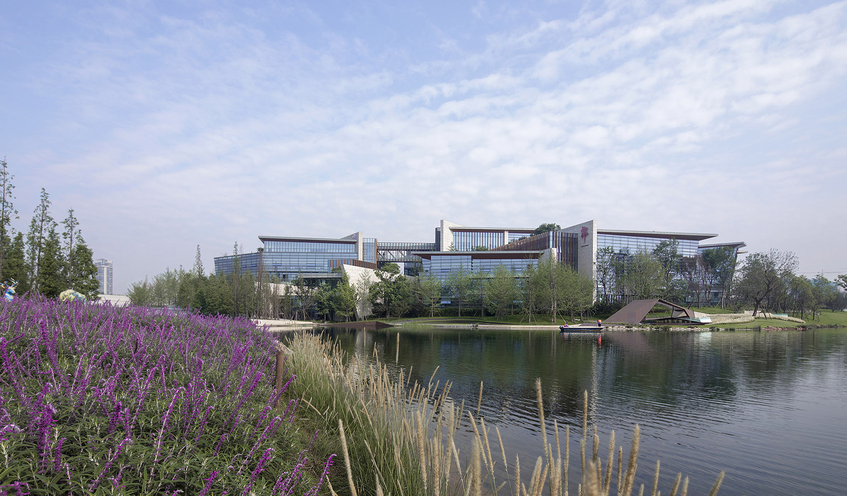 成都麓湖郎酒集团总部 / 上海骏地建筑设计事务所股份有限公司-5