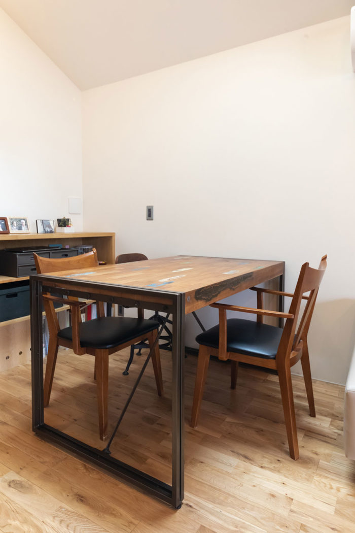 公園の前の狭小住宅内と外を緩やかにつなぐインナーバルコニーのある家 | Architecture | 100%LiFE-4