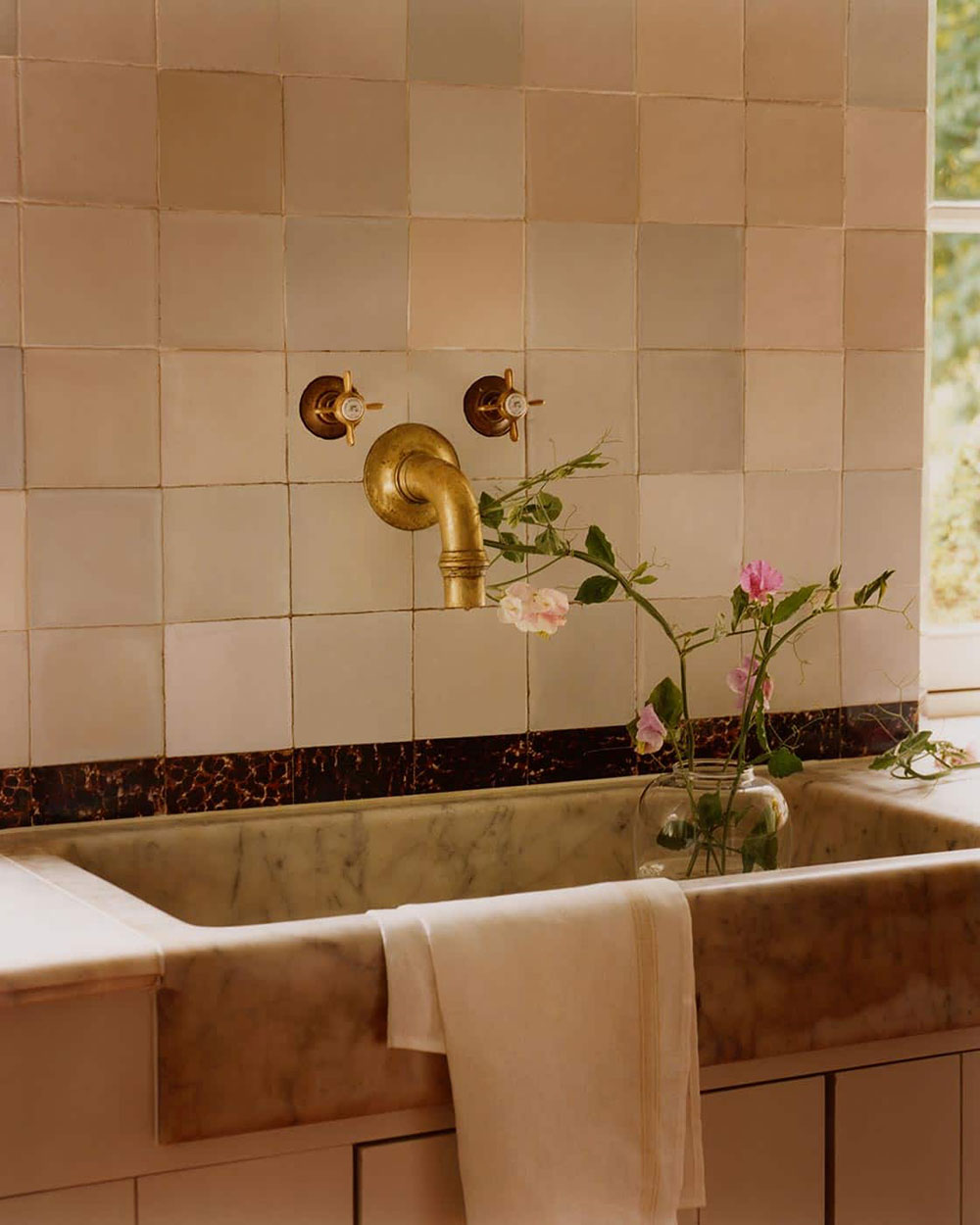 自然之色 | 比利时 Zara Home 的石屋设计-11