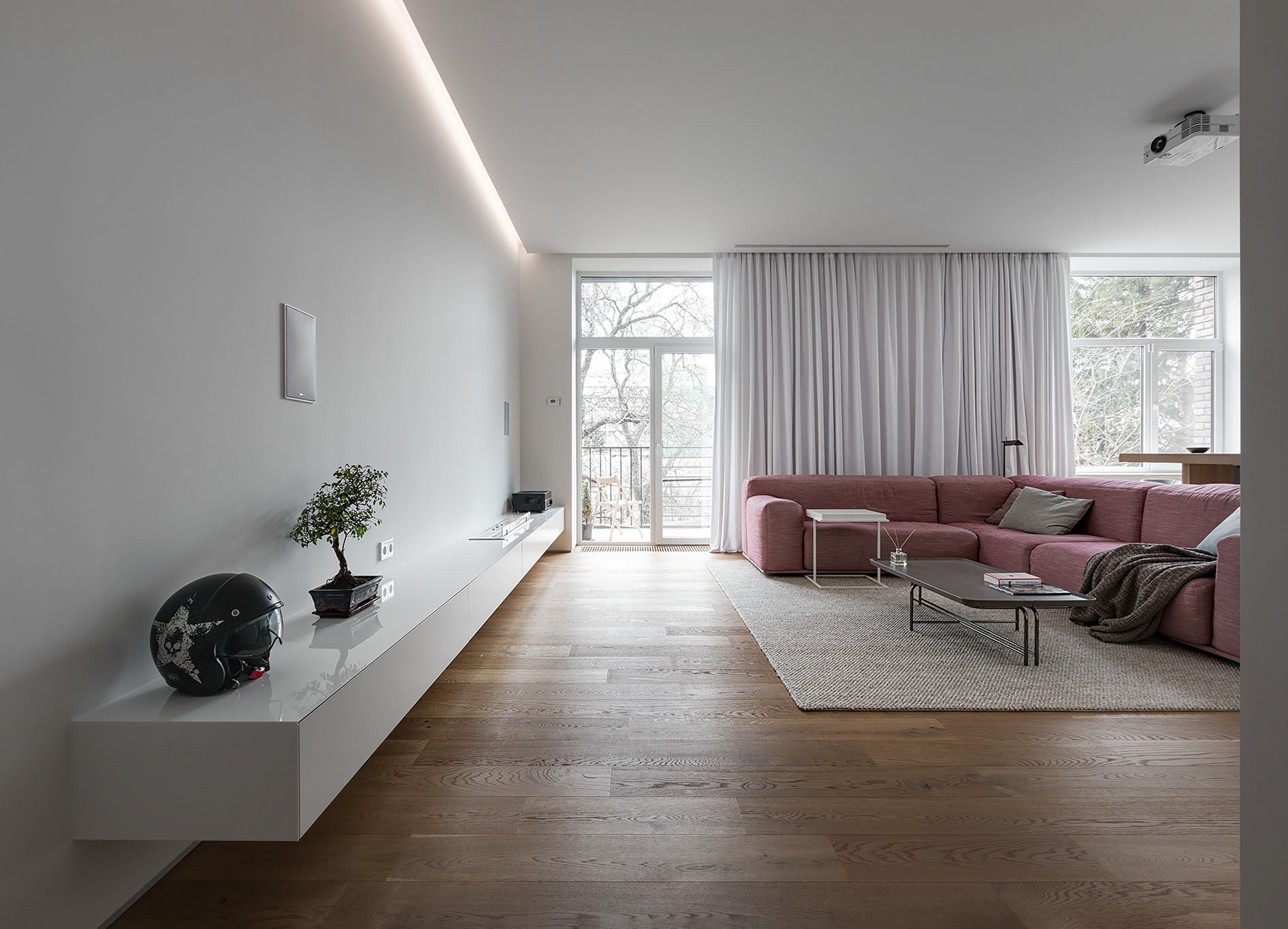 白色+粉色公寓设计 赋予空间跳跃的生命力-0