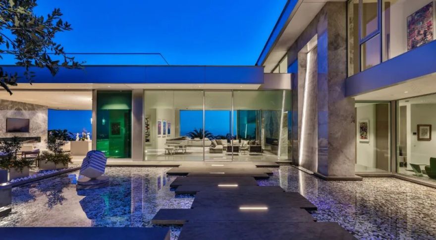 日落大道之上的现代奇迹:RobinDrive极简主义宅邸-52